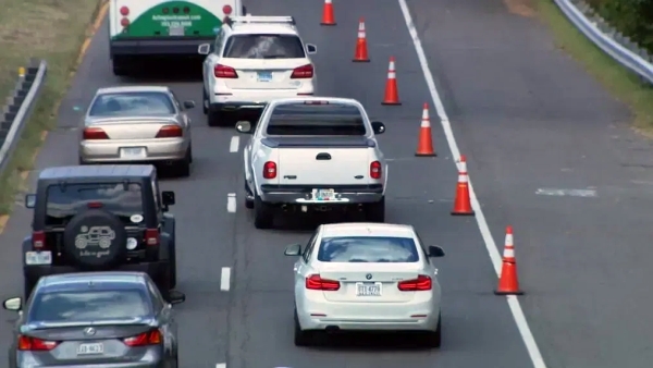 TRAFFIC UPDATE: Zipper Lane opened to westbound traffic, shoulder lane  opened until 10 p.m.