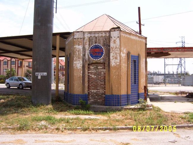 Humble Oil Service Station - The Texas Highway Man